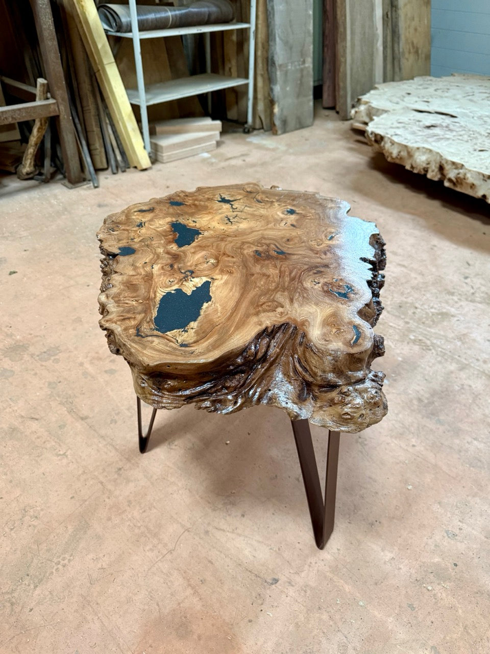 Table basse en rondelle de bois d'orme galeux