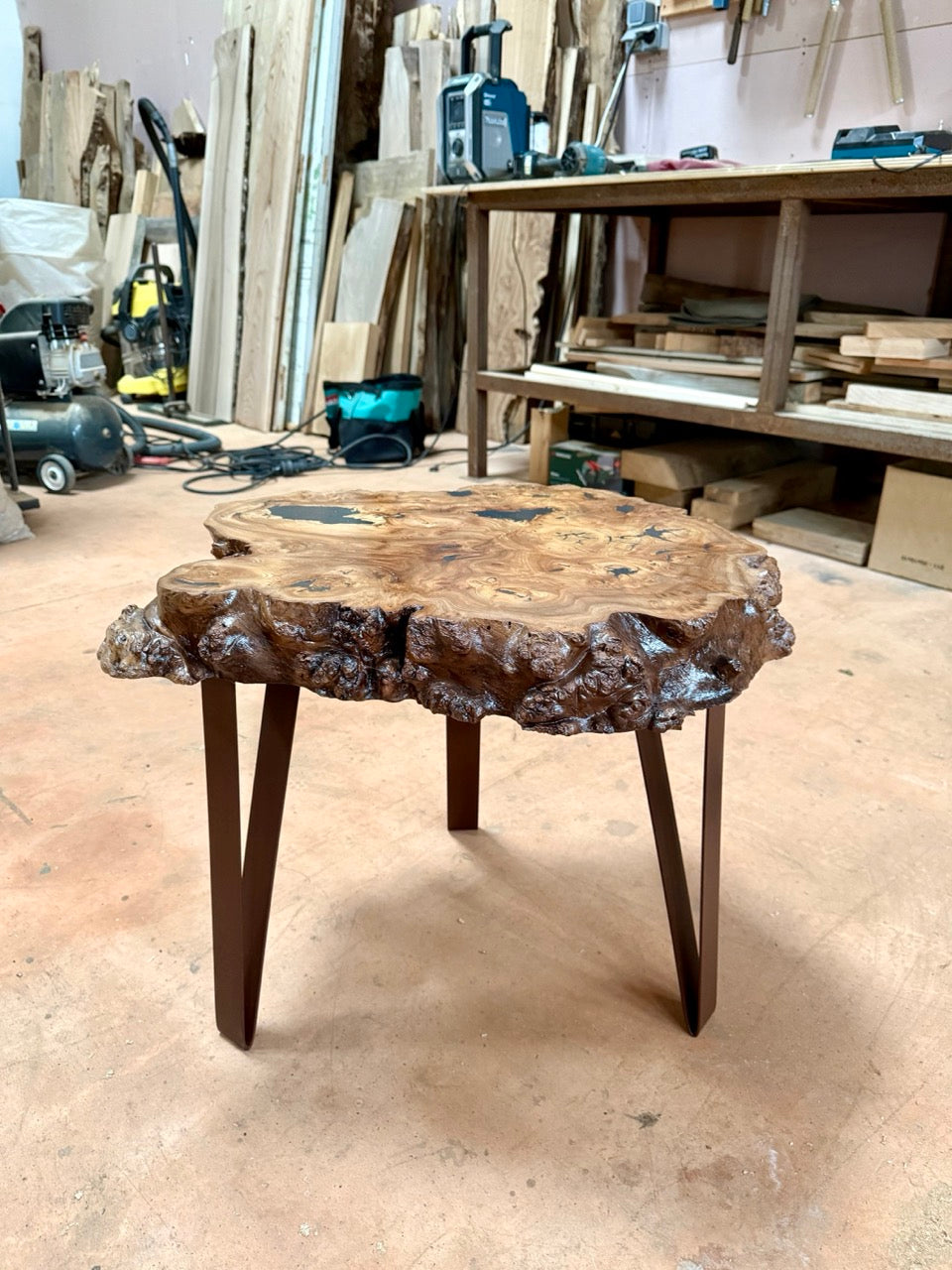 Table basse en rondelle de bois d'orme galeux