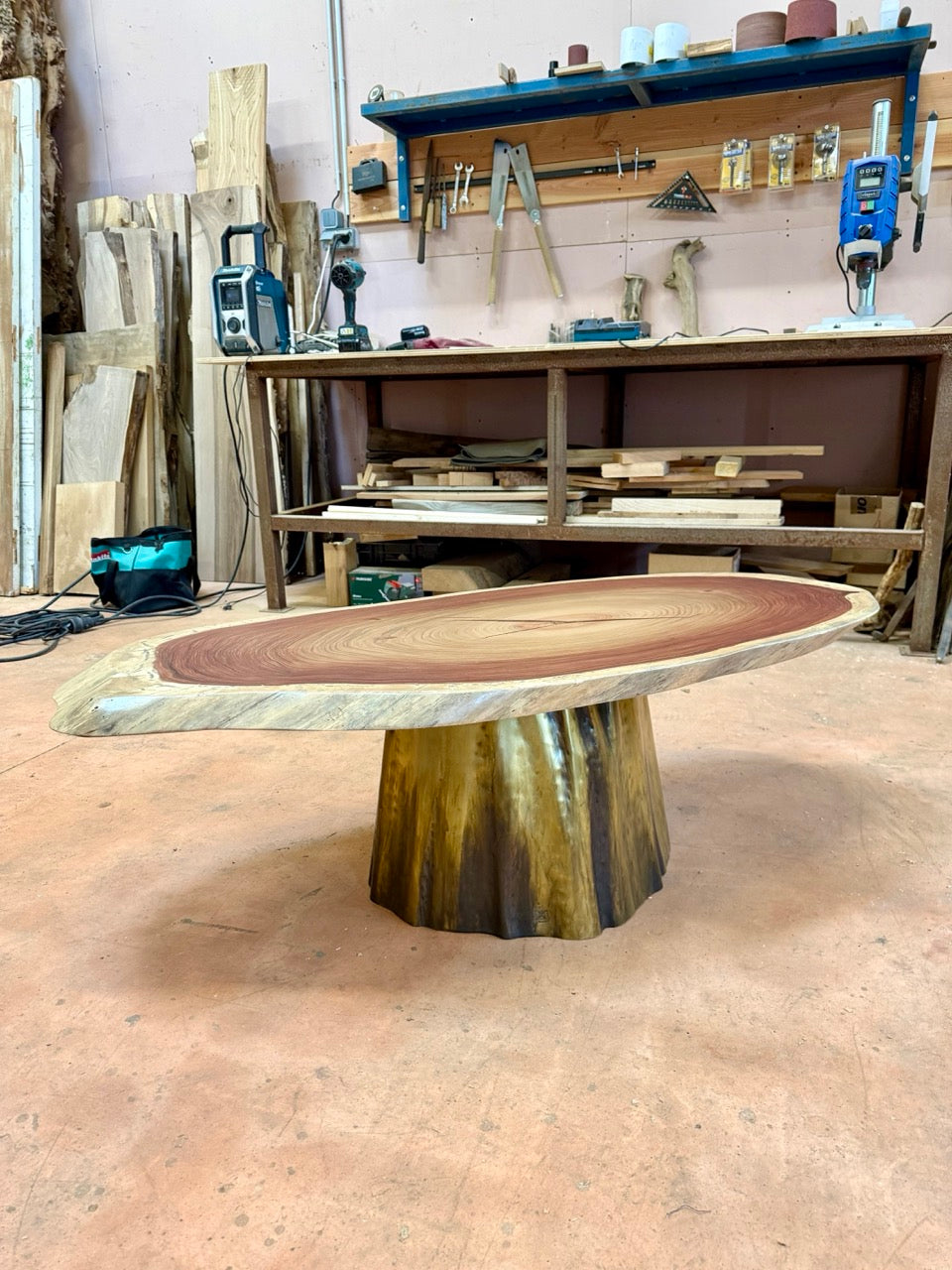 Table basse en Pao Rose - bois rare et précieux