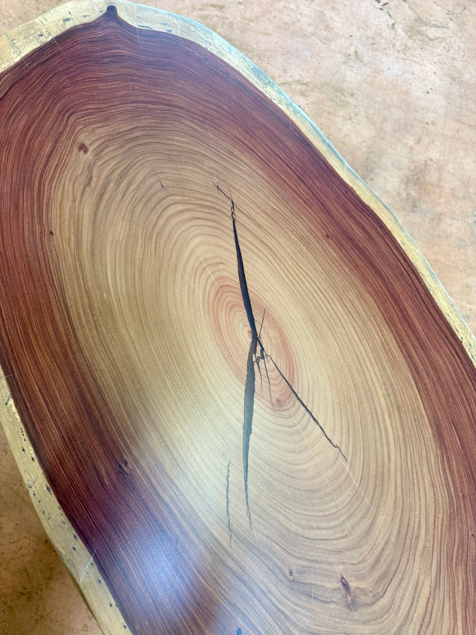 Table basse en Pao Rose - bois rare et précieux